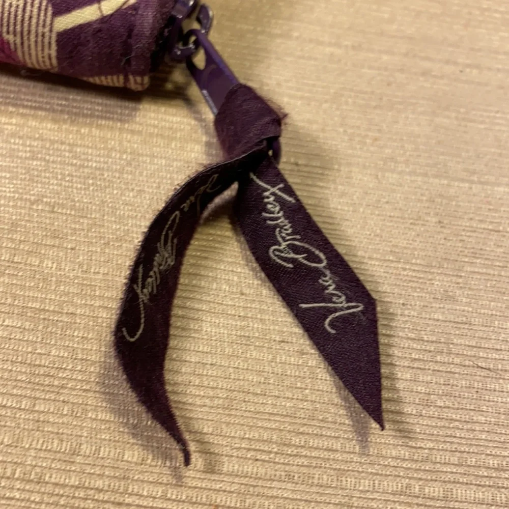 Vera Bradley graphic/flower pattern wallet - Picture 9 of 16